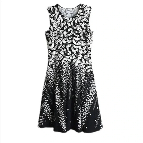 LEOTA Women’s A-Line Sleeveless Floral Dress - Picture 3 of 6